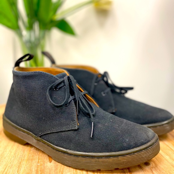 dr martens black daytona desert boots